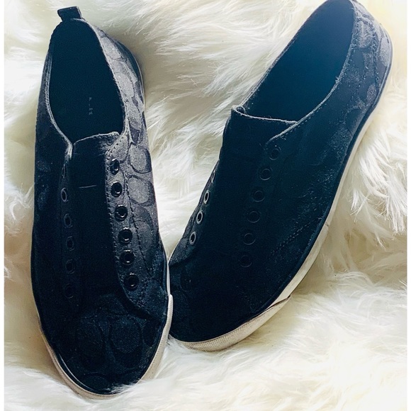Women Shoes - Picture 1 of 1